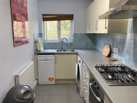 2 bedroom apartment to rent - Photo 3