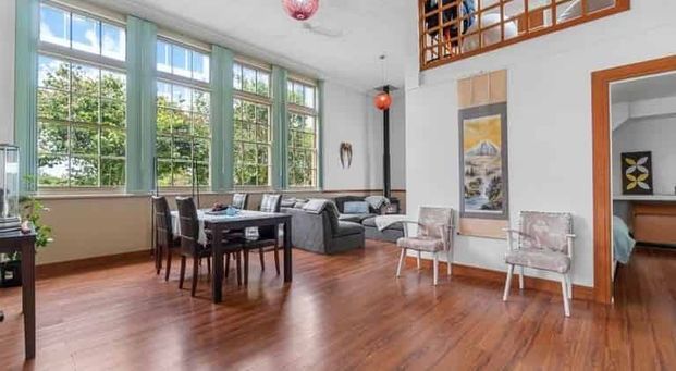 Charming 3BR Home with Modern Comforts - Photo 1