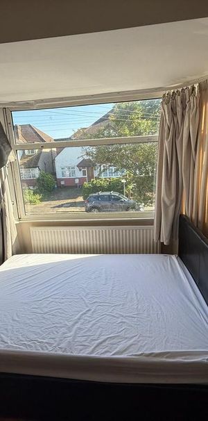 1 bedroom in a house share to rent - Photo 1