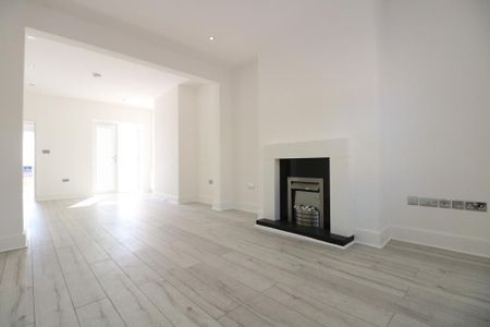 5 bedroom semi-detached house to rent - Photo 5