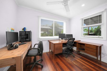 56 Barton Street, - Photo 2