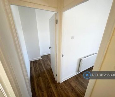 3 bedroom terraced house to rent - Photo 6