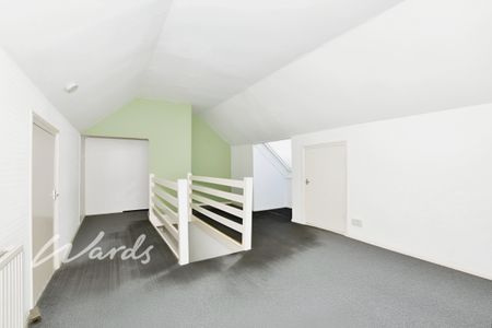 4 bedroom semi-detached house to rent - Photo 2