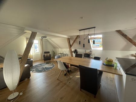 APPARTEMENT MANSARDÉ DE 4 PIÈCES À LUTERBACH (SO), MEUBLÉ, TEMPORAIRE - Photo 2