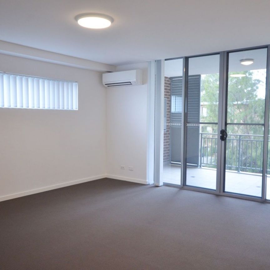 2 Bedroom Apartment with Lift Access - Photo 1