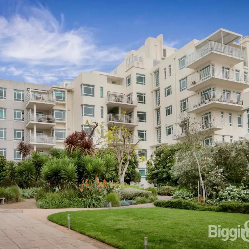 “Light Filled Corner Retreat with Garden View” - Photo 1