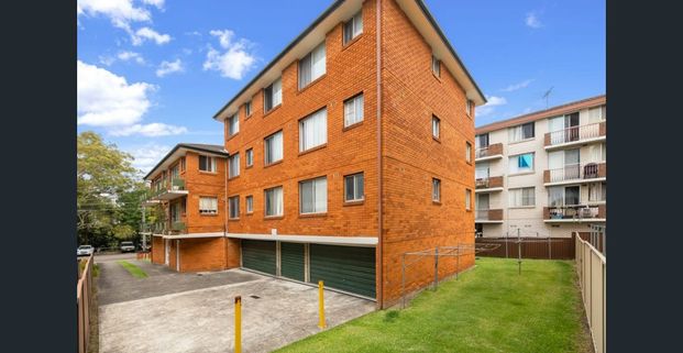 Inviting One-Bedroom Unit in a Convenient Meadowbank Location - Photo 1