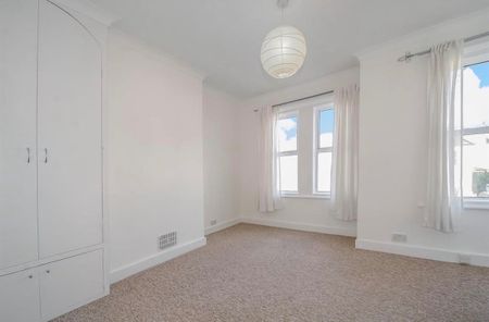 2 Bed Terraced House, Alston Road, SW17 - Photo 4
