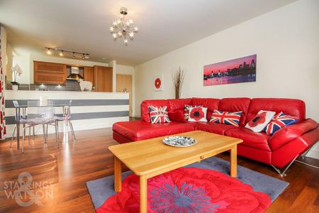 2 bedroom flat to rent - Photo 2