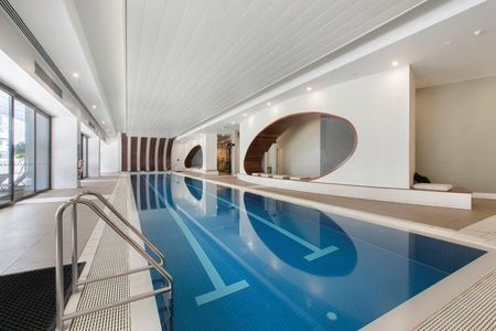 MODERN 2 BEDROOM APARTMENT IN SOUTH YARRA'S VOGUE COMPLEX! - Photo 2