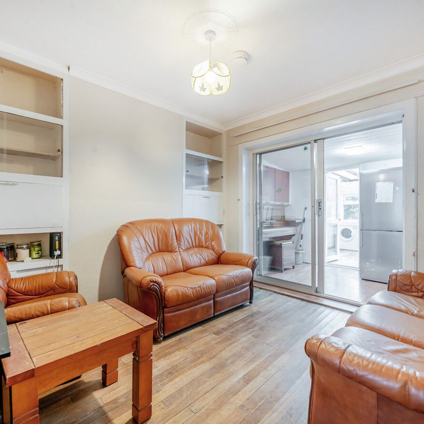 5 bedroom terraced house to rent - Photo 1