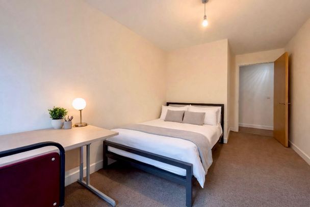 4 bed Apartment Devonshire Point - Photo 1
