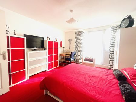 Kent Close, CR4, Mitcham - Photo 4