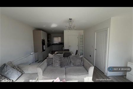 5 bedroom terraced house to rent - Photo 4
