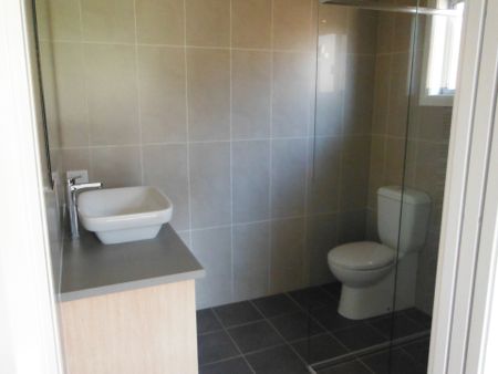 Four bedroom free standing duplex - Photo 5