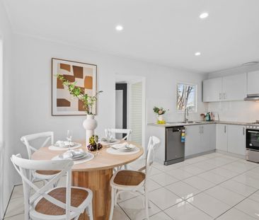 Classic Charm & Generous Space in Acacia Ridge - Photo 3