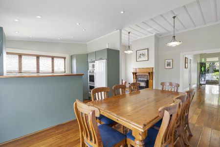 Spacious 4-Bedroom Villa in the Heart of Mt Eden - Photo 5