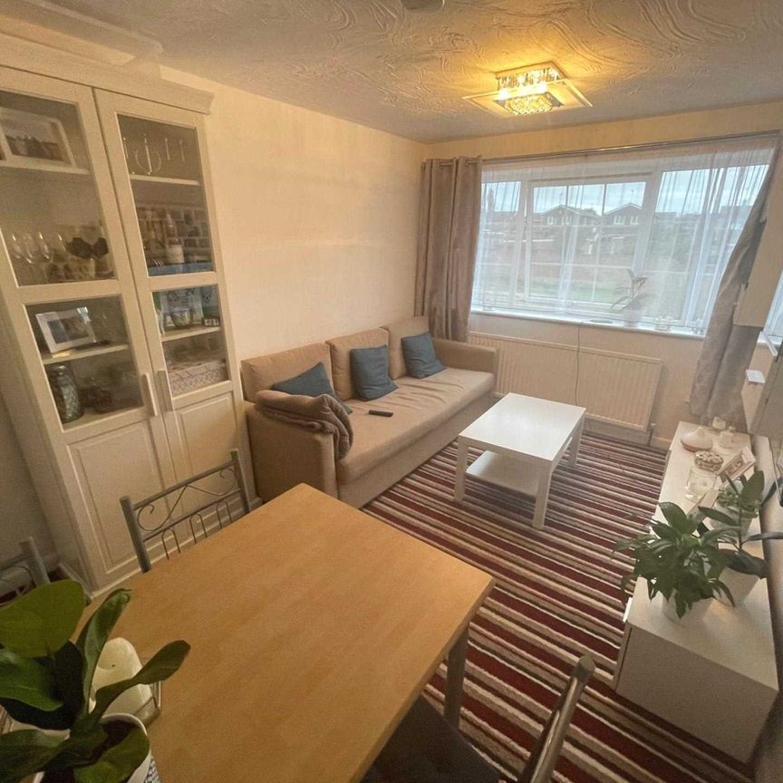 Price £1,200 pcm - Available Now - Unfurnished - Photo 1