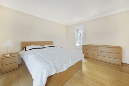 2 bedroom flat in Star Place - Photo 2