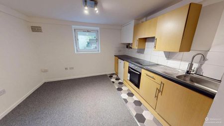 Studio to rent - Photo 2