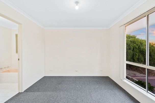 37A Admiralty Crescent, Halls Head. - Photo 1