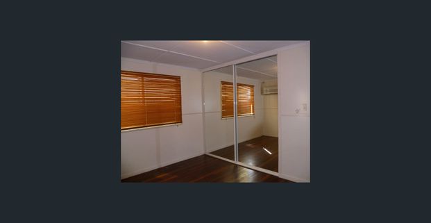 Poolside living - Photo 1