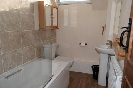 2 bedroom terraced house to rent - Photo 5