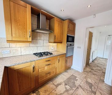 4 bedroom terraced house to rent - Photo 6