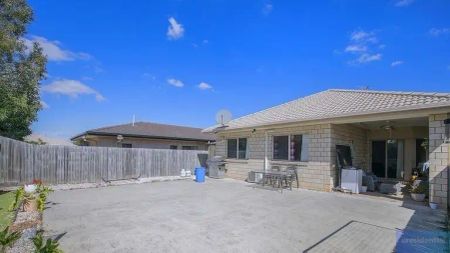 “🏡 Stylish Family Living in the Heart of North Lakes – 34 Gibbs Street” - Photo 2