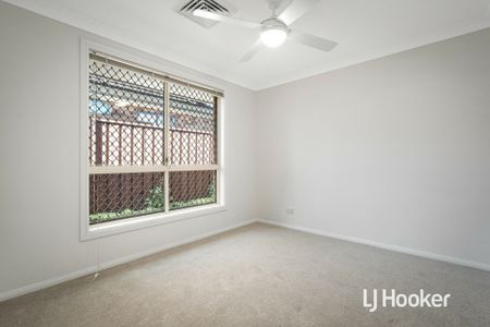 Great 3 Bedroom Home - Available Now! - Photo 4