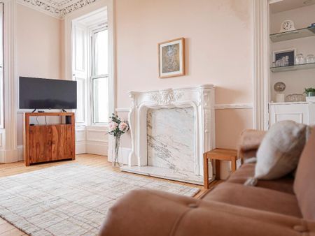 3 bedroom apartment to rent - Photo 2