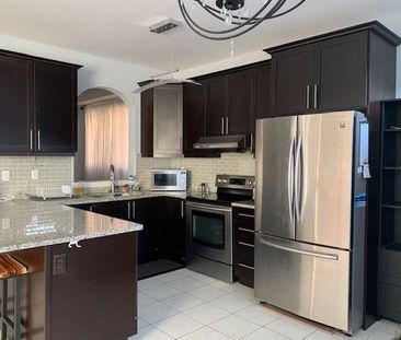 For Lease - 127 Buckle Crescent, Aurora, Ontario - Photo 4