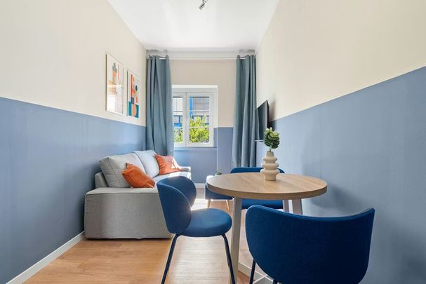 Rua Afonso Lopes Vieira, Lisbon, Lisbon 1700-070 - Photo 1