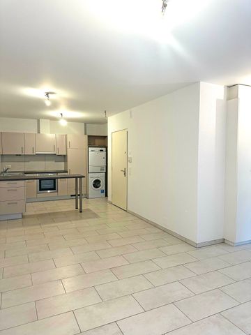 Discreet 2.5-room apartment in the heart of the city - Photo 2