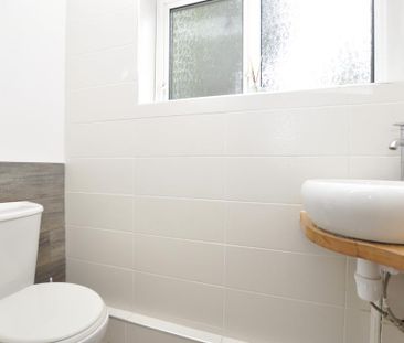 3 bedroom detached house to rent - Photo 5