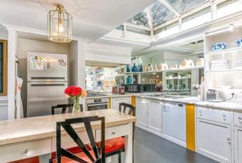 Villa-Parioli: Beautiful independent house with large private garden and terraces. Spacious living, formal dining, study-music room, sun room, 5 bedrooms, 4 bathrooms, parking. rif 163