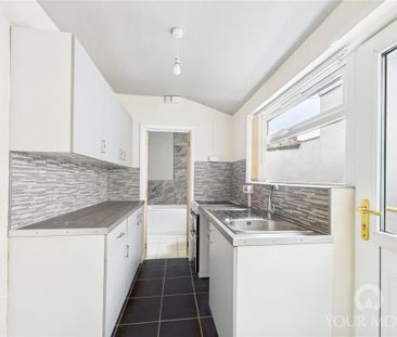 2 bedroom terraced house to rent - Photo 3