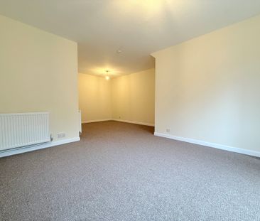 Yew Grove, Welwyn Garden City - Photo 3