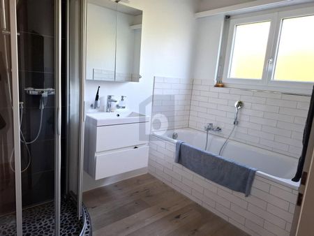 SPACIEUX, UN QUARTIER RÉSIDENTIEL VERDOYANT - Photo 2