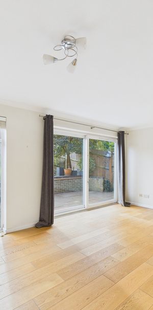 4 bed detached house to rent in Rook Road, Wooburn Green, High Wycombe, Buckinghamshire, HP10 0PY - Photo 1