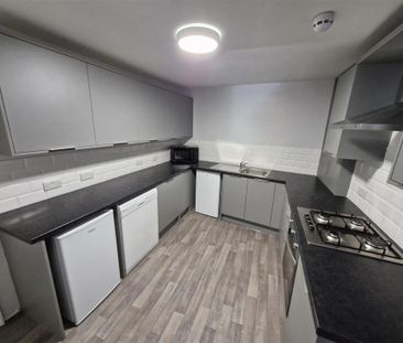 5 bedroom flat to rent - Photo 4