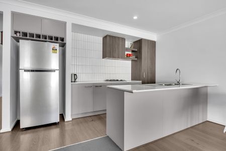 Modern Elegance In Prime Location - Photo 2