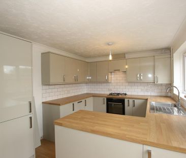 3 bedroom terraced house to rent - Photo 1