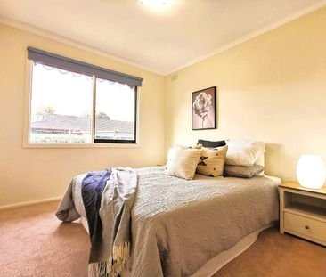 Spacious 4 Bedroom Home in Vermont South - Photo 5