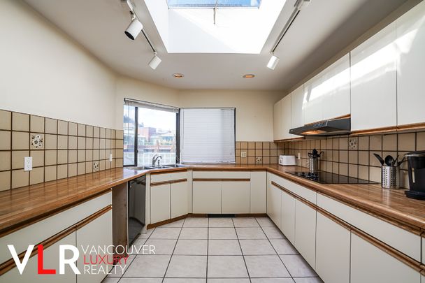 None in West Vancouver, BC - Photo 1