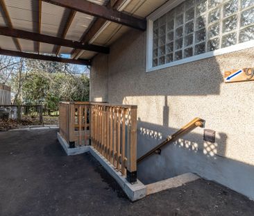 For Lease - 948 Parkhurst Boulevard Unit# B, McKellar Heights - Gla... - Photo 3