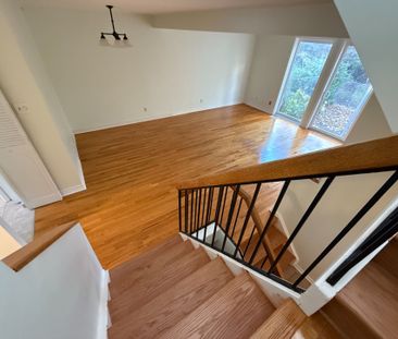 For Lease - 7913 Jeanne D'arc Boulevard, Orleans - Convent Glen and... - Photo 1