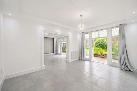 A spacious 4 bedroom flat to rent in Marylebone W2 - Photo 5