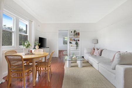 4/3 Carr Street, - Photo 2