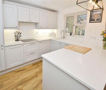 3 bedroom semi-detached house to rent - Photo 6